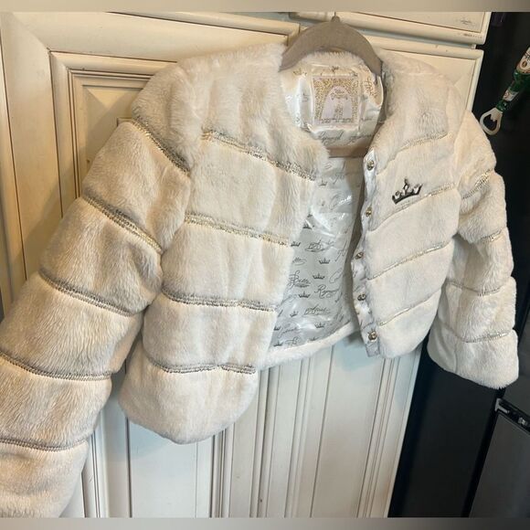 Disney Store Girl's Rapunzel  White Jacket Coat Faux Fur Size  5/6 - Picture 16 of 17